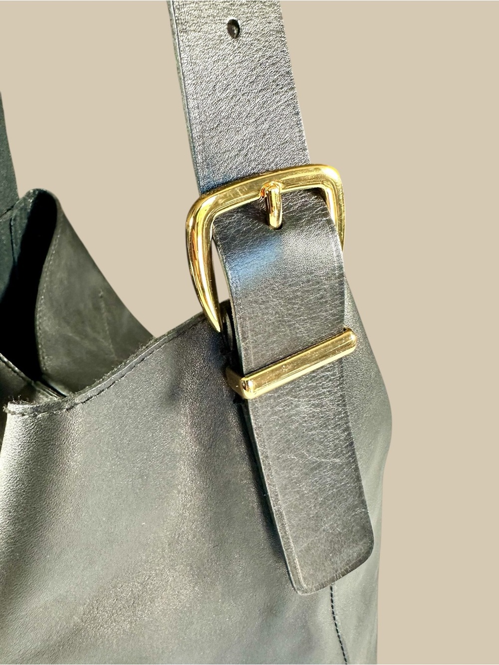 NWT Madwell The Essential Leather Tote/Bucket/Shoulder Bag - Black - Picture 5 of 12